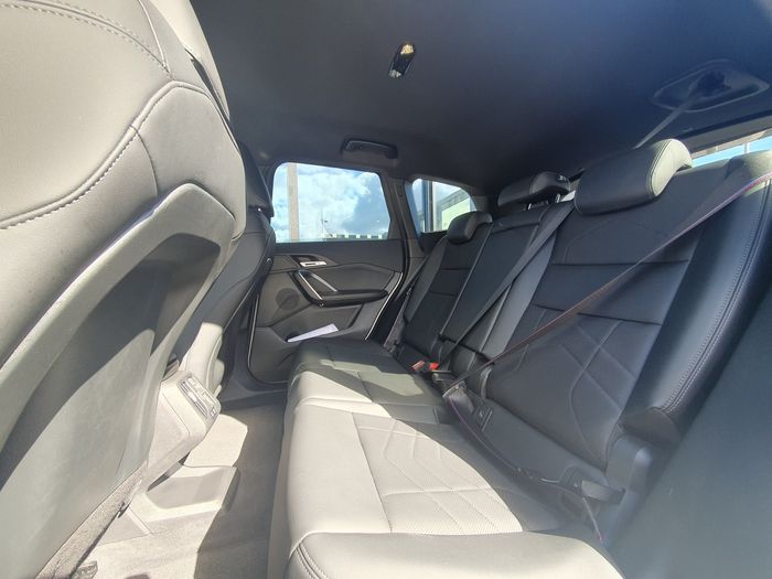 BMW iX1 2025