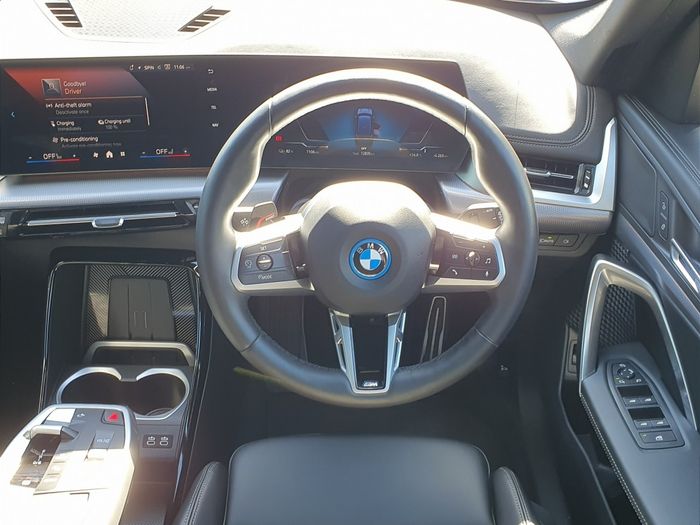BMW iX1 2025