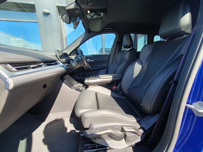 BMW iX1 2025