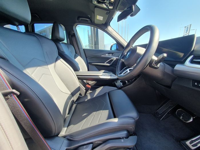 BMW iX1 2025