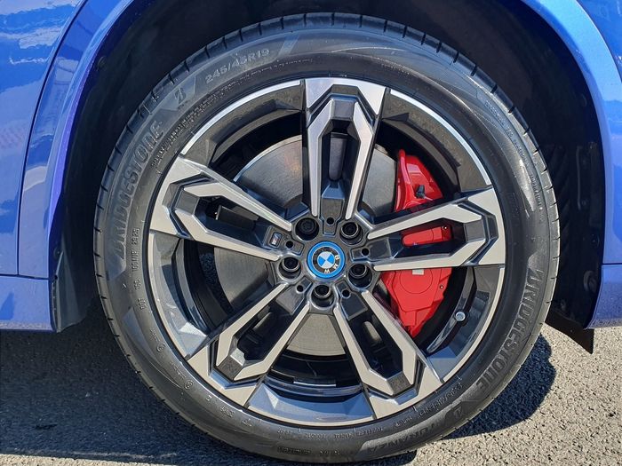 BMW iX1 2025