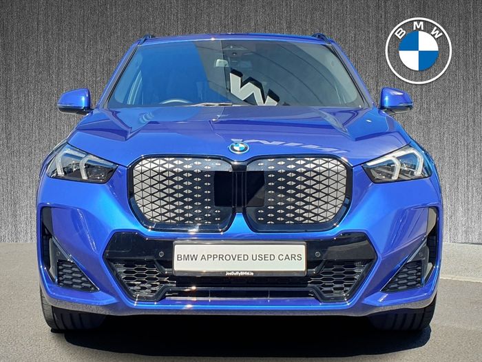 BMW iX1 2025