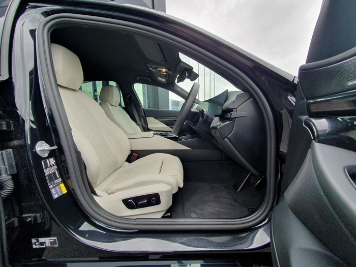 BMW i5 2025