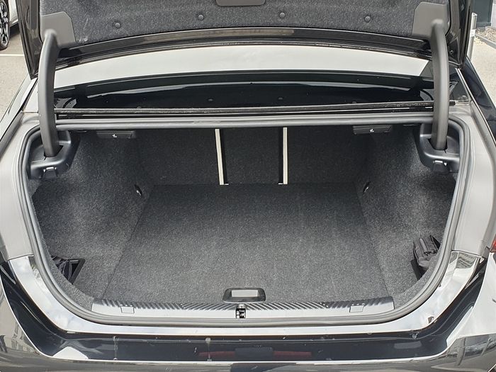 BMW i5 2025