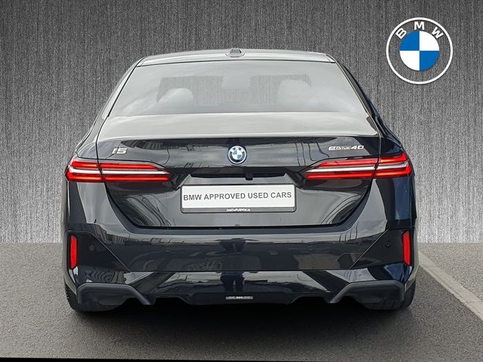 BMW i5 2025