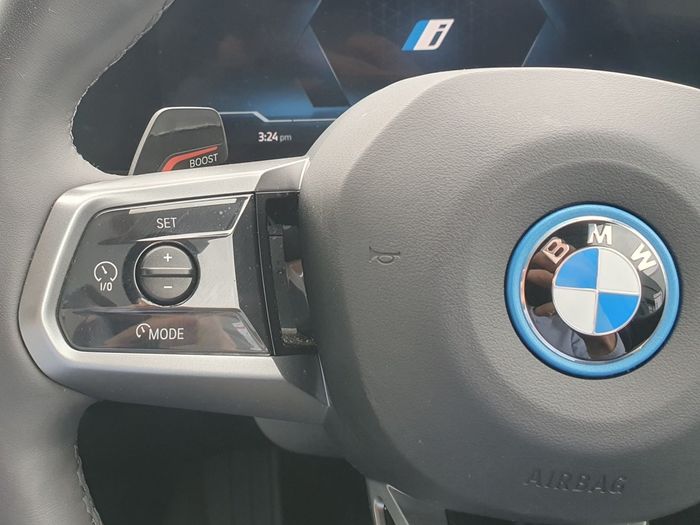 BMW i5 2025