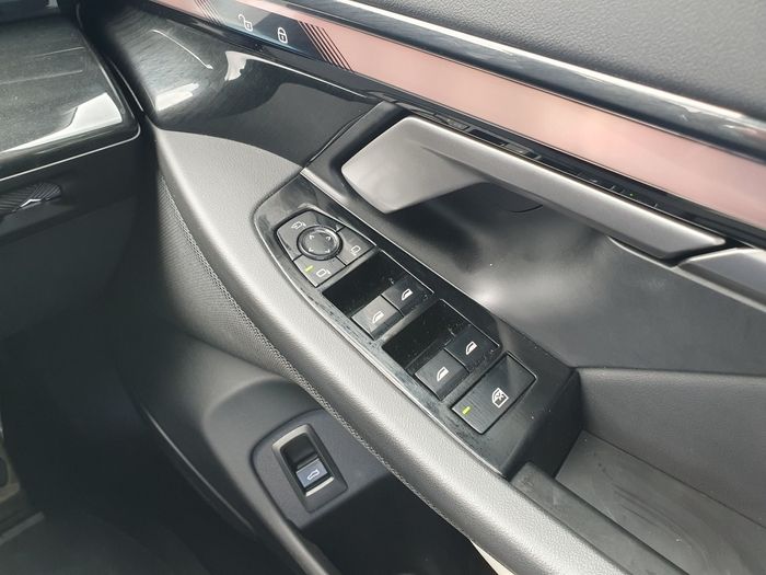 BMW i5 2025