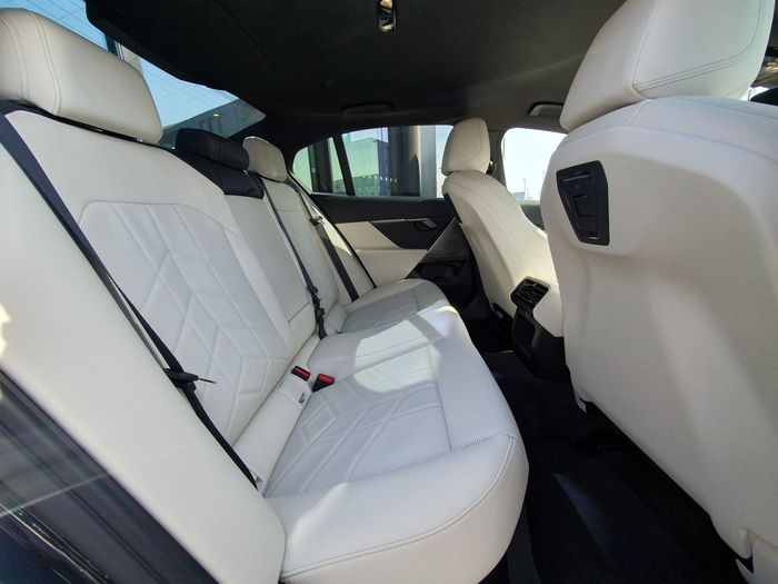 BMW i5 2025