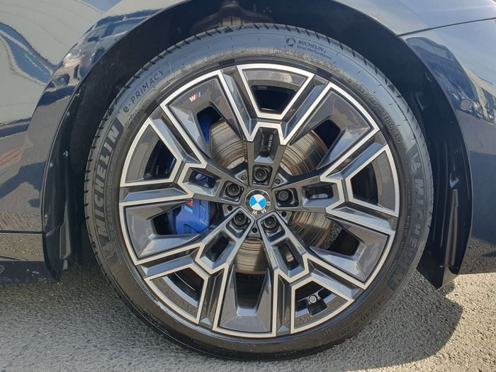 BMW i5 2025