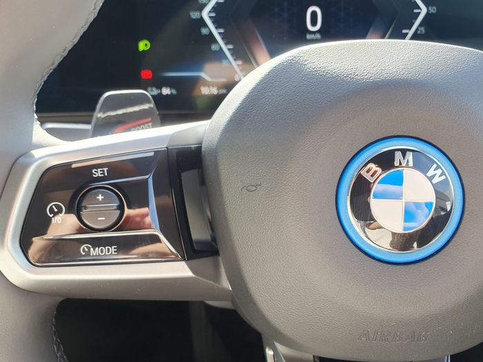 BMW i5 2025