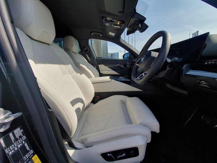 BMW i5 2025