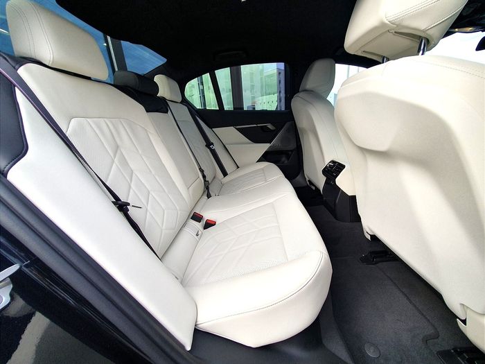 BMW 5 Series 2026