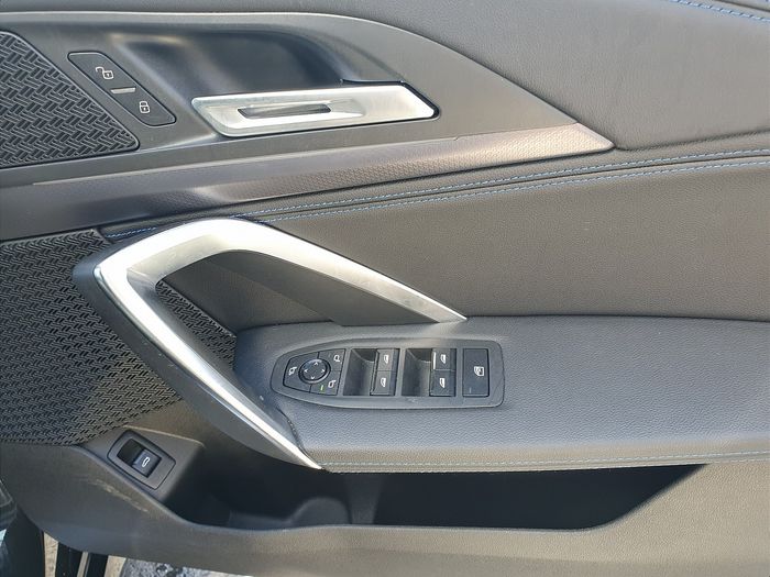 BMW iX1 2023