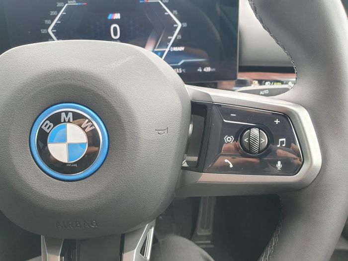 BMW i5 2025