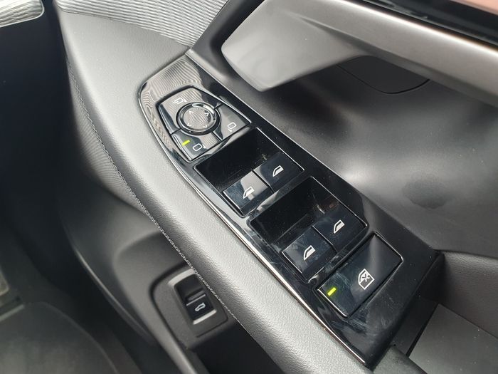 BMW i5 2025