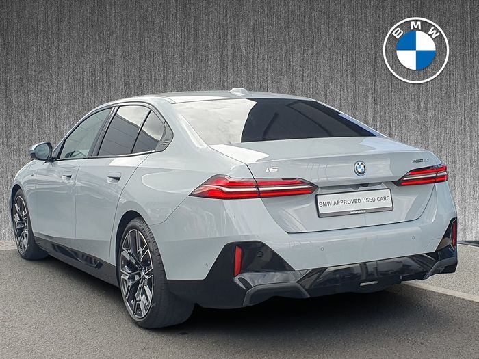 BMW i5 2025