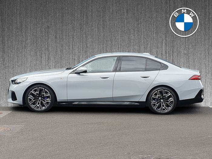 BMW i5 2025