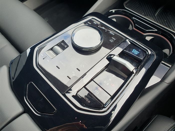 BMW i5 2025