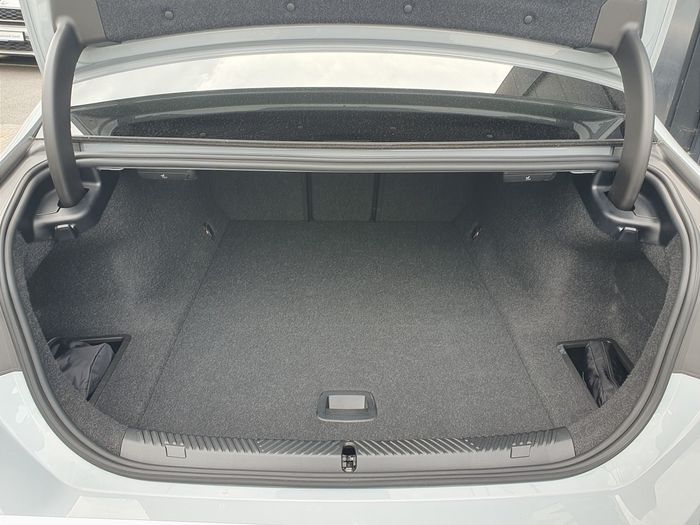 BMW i5 2025