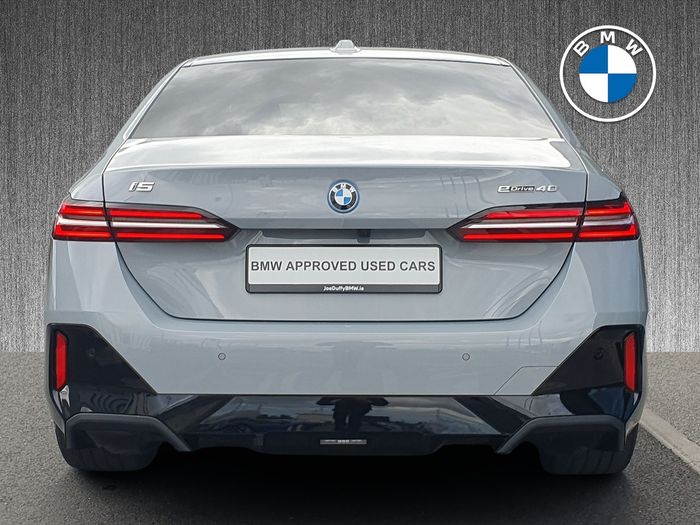 BMW i5 2025