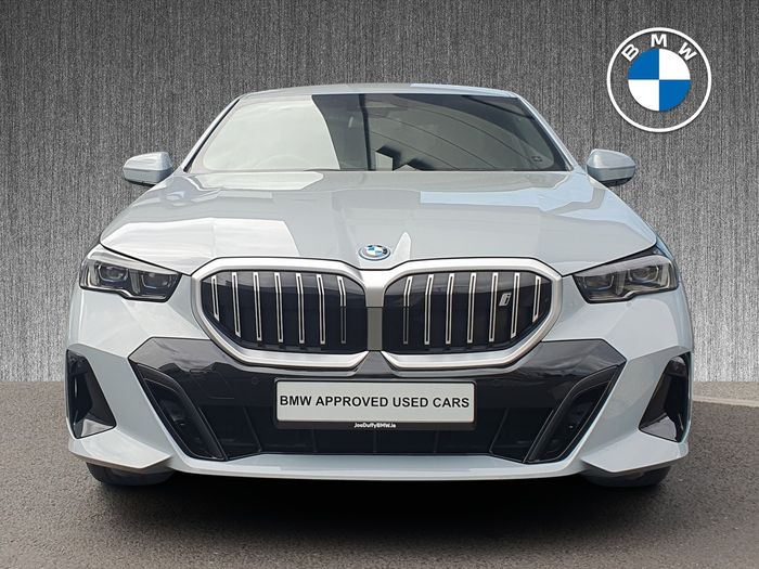 BMW i5 2025