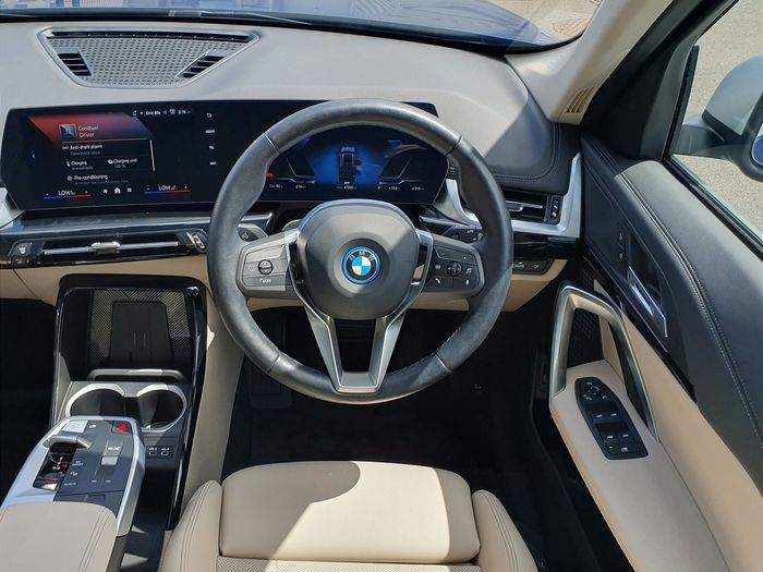 BMW iX1 2024