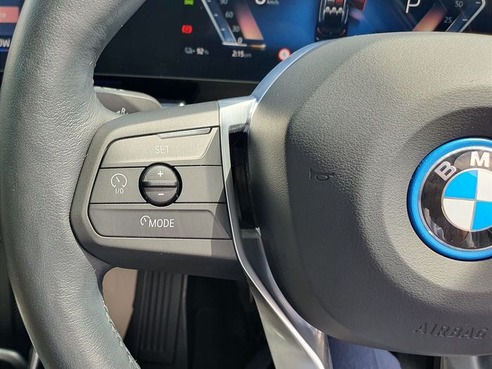 BMW iX1 2024