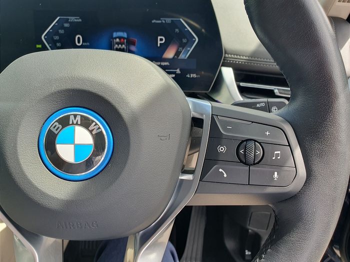 BMW iX1 2024