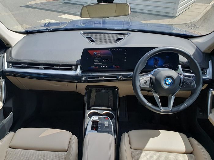 BMW iX1 2024