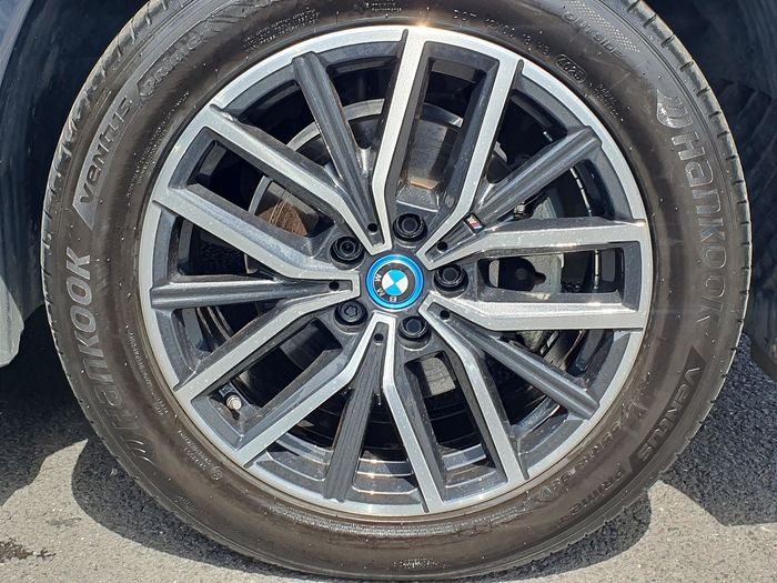 BMW iX1 2024