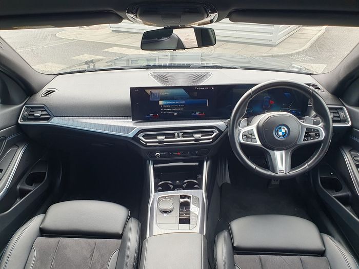 BMW 3 Series 2023