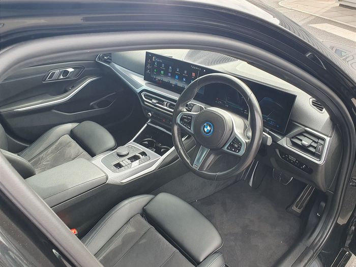 BMW 3 Series 2023