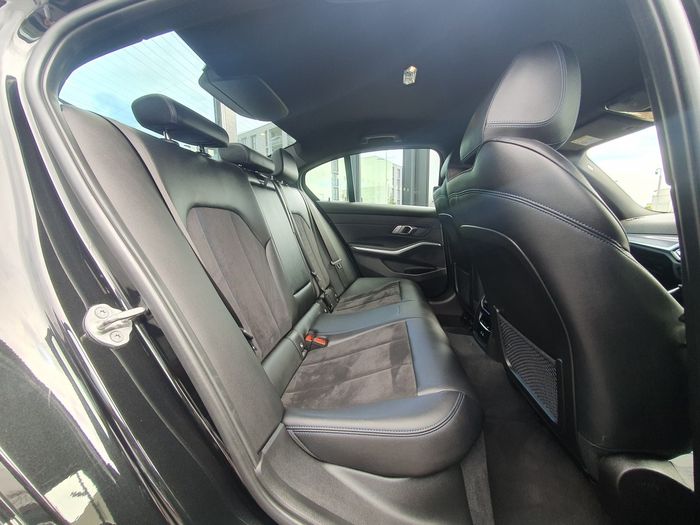 BMW 3 Series 2023