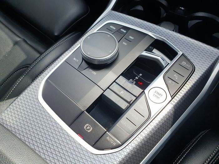 BMW 3 Series 2025