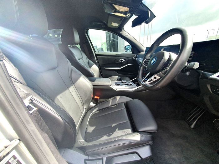 BMW 3 Series 2025