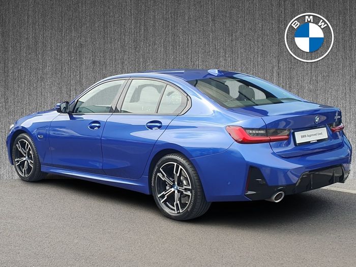 BMW 3 Series 2023