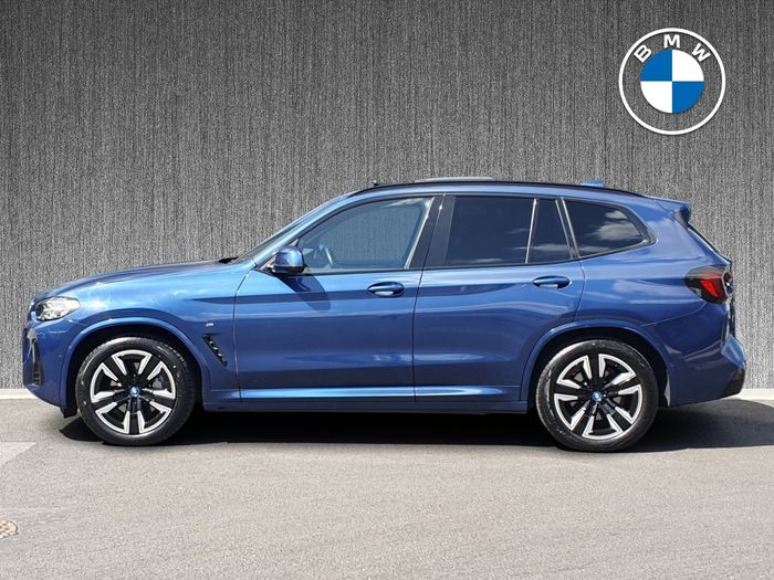 BMW iX3 2023