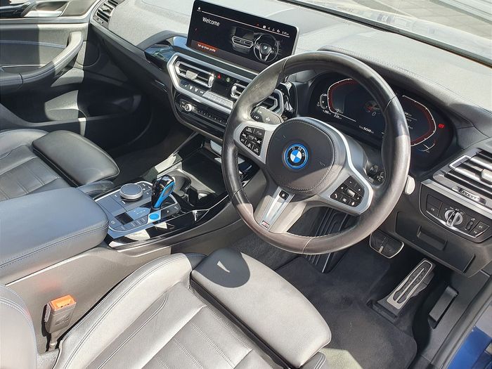 BMW iX3 2023