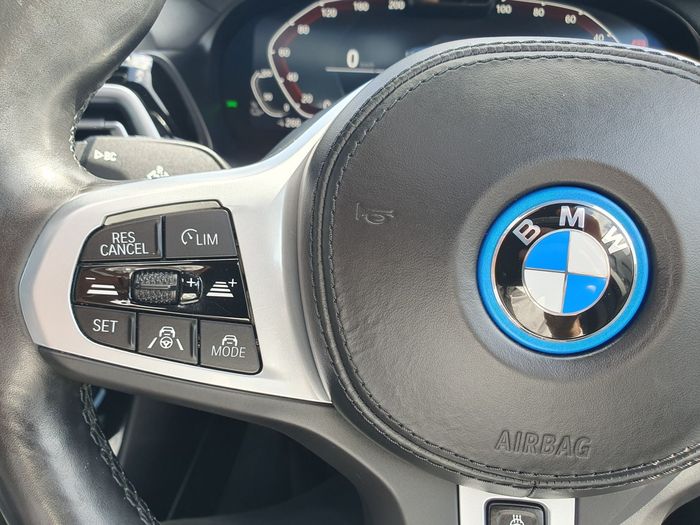 BMW iX3 2023