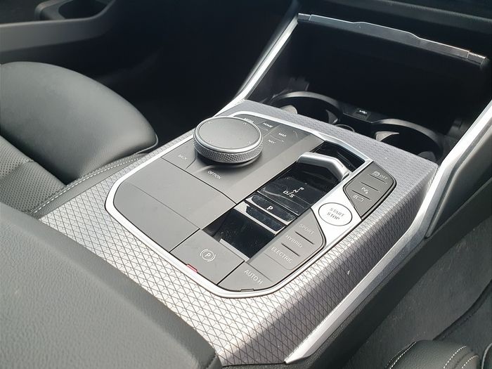 BMW 3 Series 2025