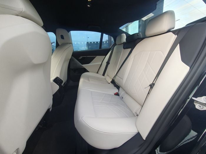 BMW 5 Series 2024