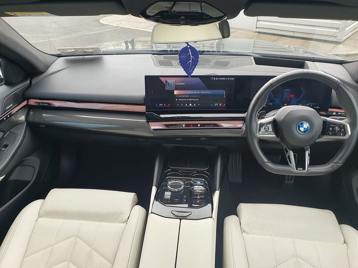 BMW i5 2024