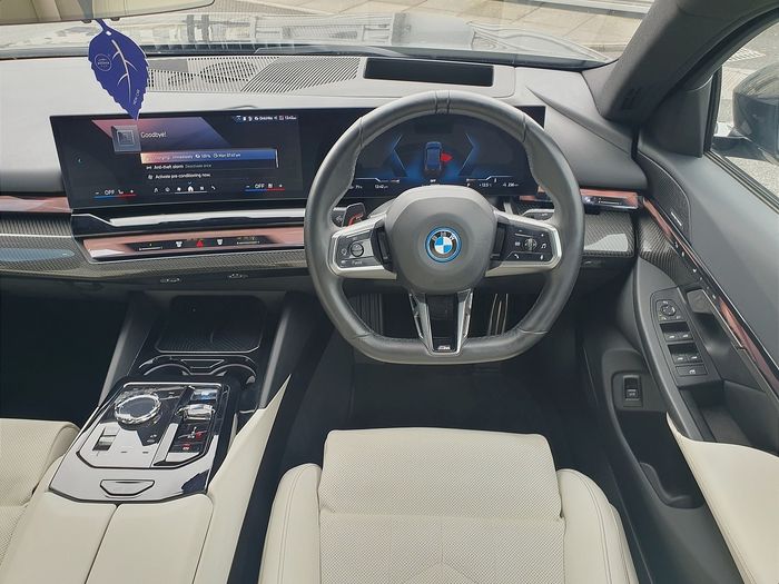 BMW i5 2024