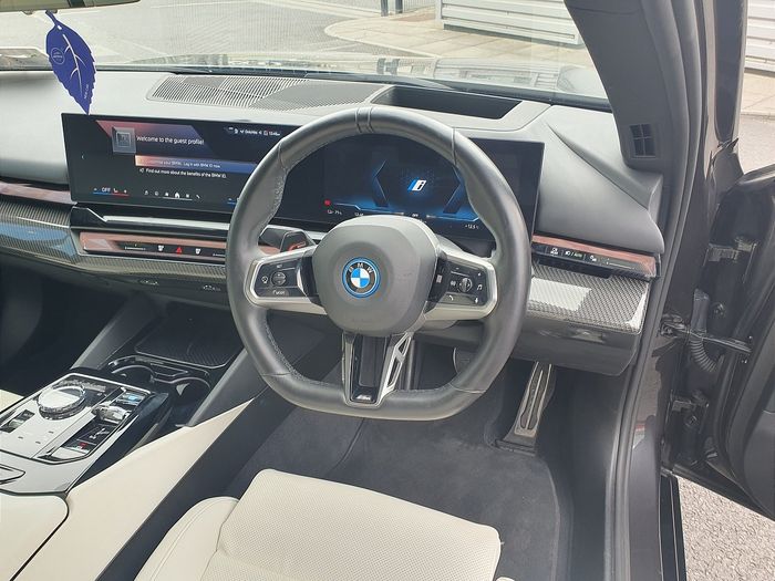 BMW i5 2024