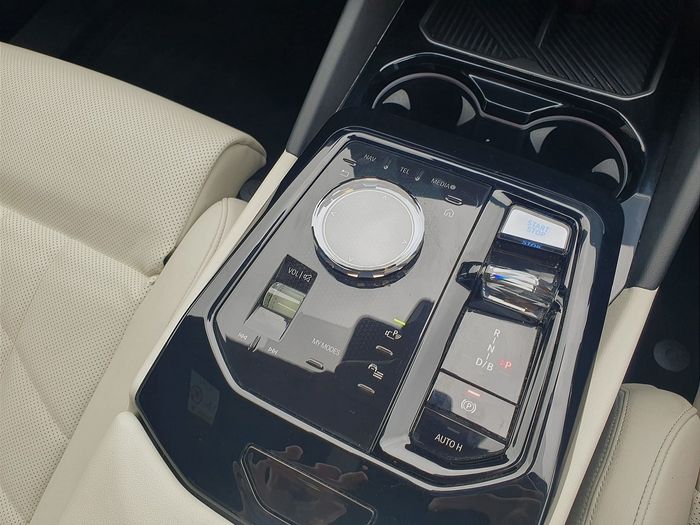 BMW i5 2024