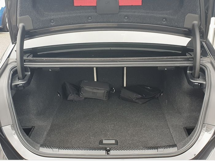 BMW i5 2024
