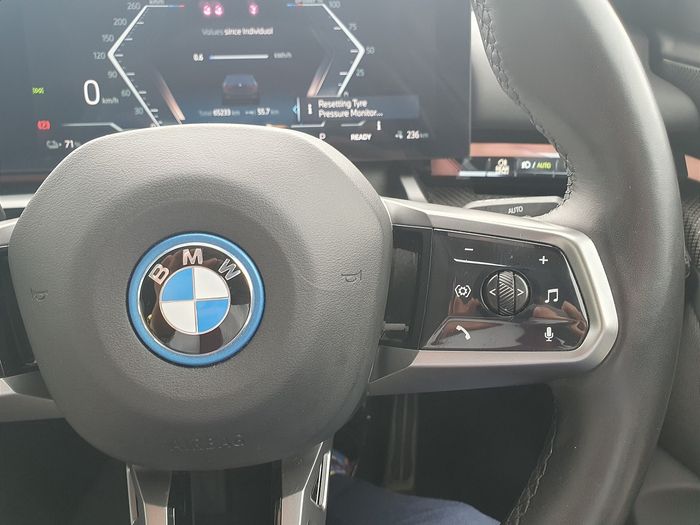 BMW i5 2024