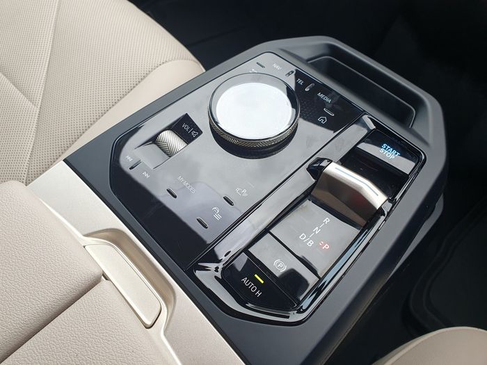 BMW IX 2023