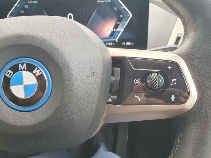 BMW IX 2023