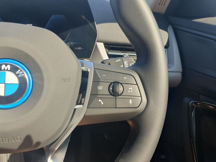 BMW iX1 2026